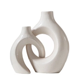 Special-shaped ceramic snuggle candle holder creative circle home decoration